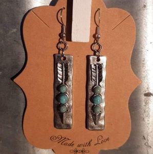 Beautiful arrow earrings very western